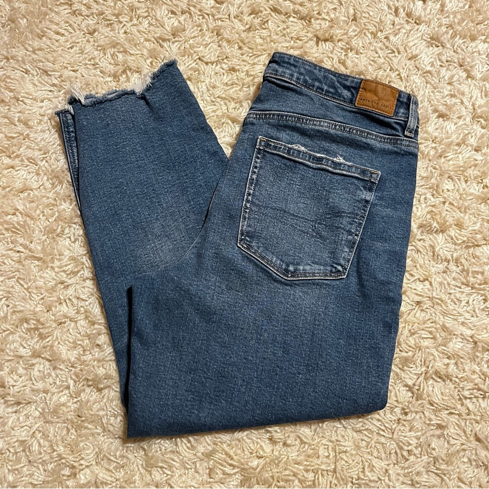 American Eagle Strigid Mom Jean